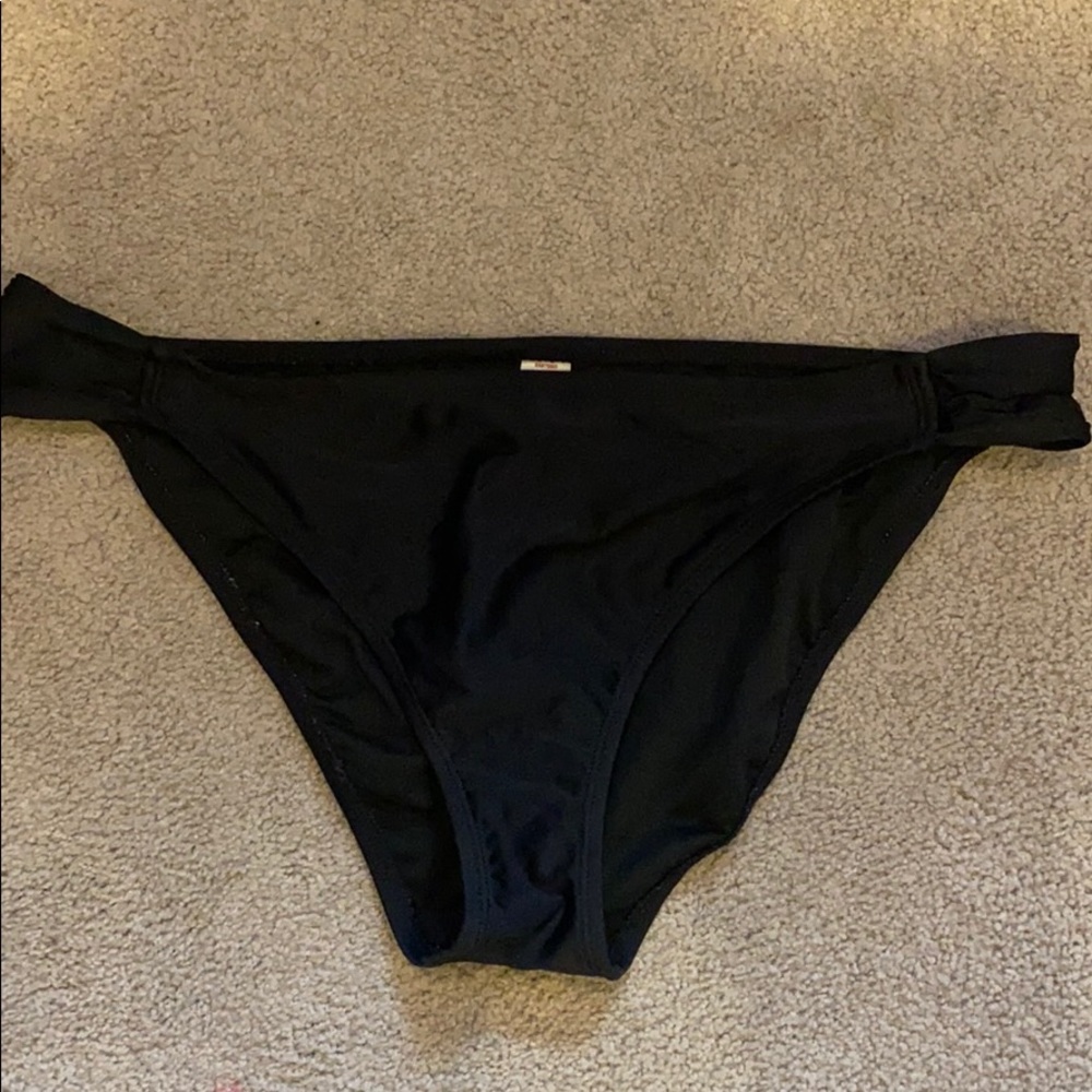Black bikini bottoms